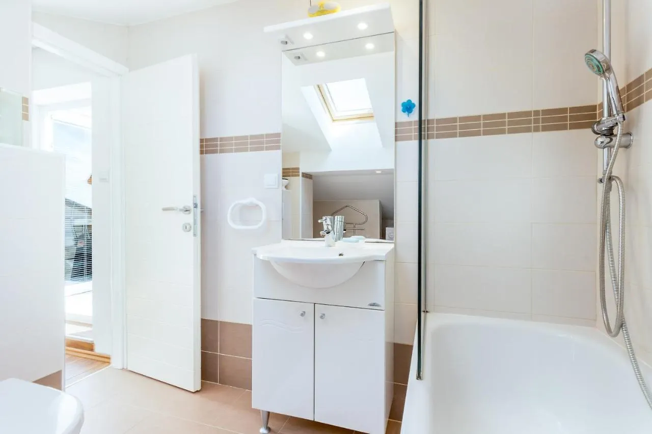 Apartment In Crikvenica 41514