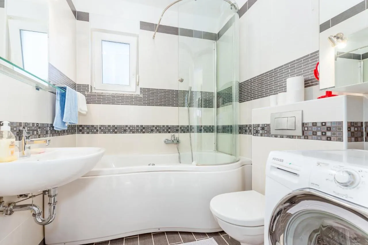 Apartment In Crikvenica 41514